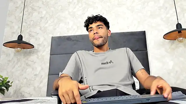 Snapshot of RaphaelDufort chatting on 10.15.25 RaphaelDufort online show from 10.15.25