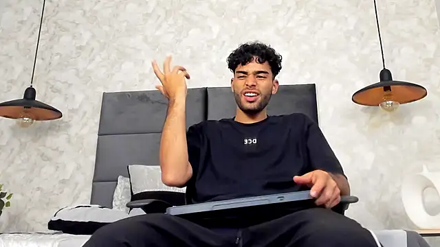 Snapshot of RaphaelDufort chatting on 10.15.25 RaphaelDufort online show from 10.15.25