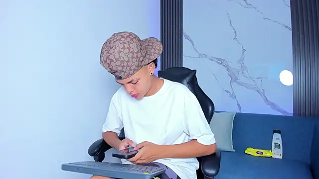 Snapshot of ThiagoCollin chatting on 09.08.25 ThiagoCollin online show from 09.08.25