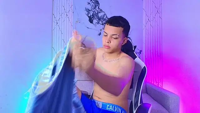 Snapshot of ThiagoCollin chatting on 09.10.25 ThiagoCollin online show from 09.10.25