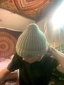 Snapshot of XanderOzzz chatting on 09.13.25 XanderOzzz online show from 09.13.25