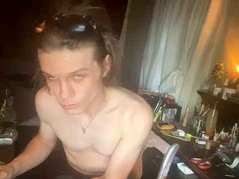 Snapshot of XanderOzzz chatting on 10.02.25 XanderOzzz online show from 10.02.25