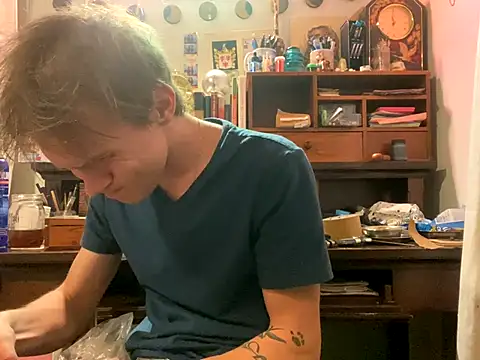 Snapshot of XanderOzzz chatting on 10.18.25 XanderOzzz online show from 10.18.25