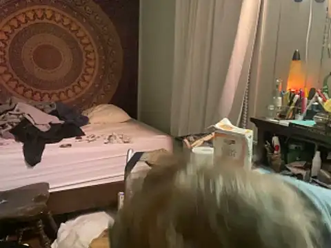 Snapshot of XanderOzzz chatting on 11.11.25 XanderOzzz online show from 11.11.25