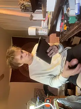 Snapshot of XanderOzzz chatting on 11.19.25 XanderOzzz online show from 11.19.25