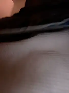 Snapshot of XanderOzzz chatting on 11.21.25 XanderOzzz online show from 11.21.25