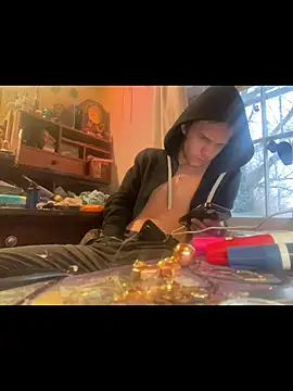 Snapshot of XanderOzzz chatting on 11.30.25 XanderOzzz online show from 11.30.25