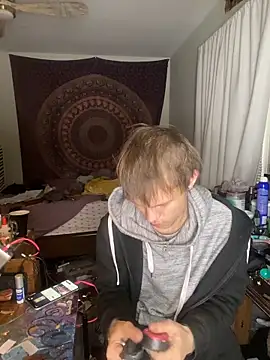 Snapshot of XanderOzzz chatting on 12.03.25 XanderOzzz online show from 12.03.25