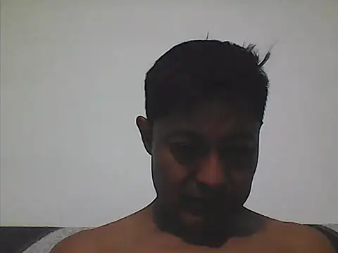 Snapshot of XaviGomez-87 chatting on 09.29.25 XaviGomez-87 online show from 09.29.25