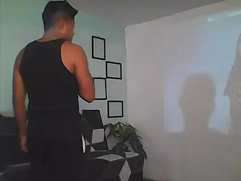 Snapshot of XaviGomez-87 chatting on 11.21.25 XaviGomez-87 online show from 11.21.25