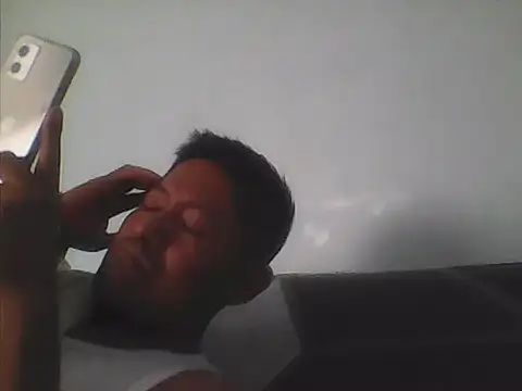 Snapshot of XaviGomez-87 chatting on 11.30.25 XaviGomez-87 online show from 11.30.25