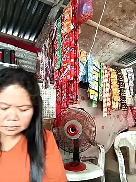 Snapshot of Mari_fvcks chatting on 09.25.25 Mari fvcks online show from 09.25.25