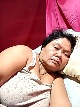 Snapshot of Mari_fvcks chatting on 10.04.25 Mari fvcks online show from 10.04.25