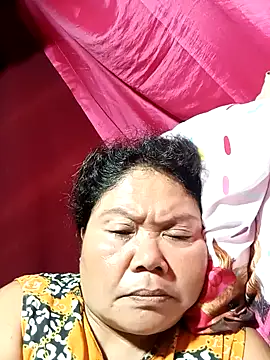 Snapshot of Mari_fvcks chatting on 10.12.25 Mari fvcks online show from 10.12.25