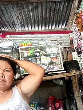 Snapshot of Mari_fvcks chatting on 10.14.25 Mari fvcks online show from 10.14.25