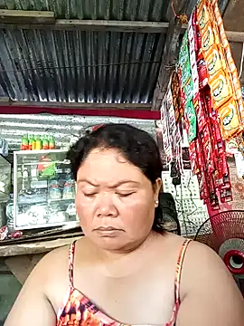 Snapshot of Mari_fvcks chatting on 10.20.25 Mari fvcks online show from 10.20.25