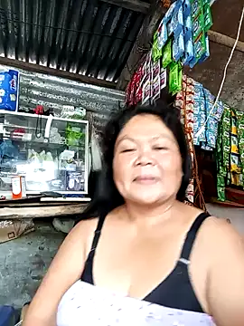 Snapshot of Mari_fvcks chatting on 11.25.25 Mari fvcks online show from 11.25.25