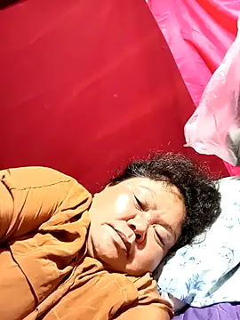 Snapshot of Mari_fvcks chatting on 12.04.25 Mari fvcks online show from 12.04.25