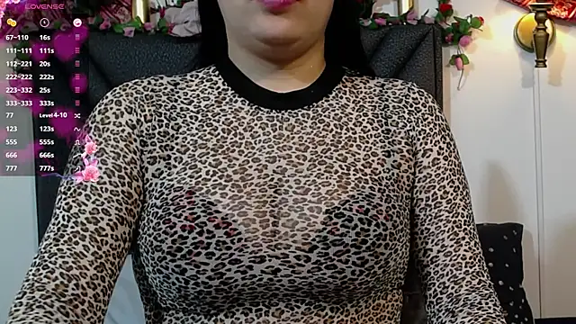 Snapshot of IndraKaur_ chatting on 09.25.25 IndraKaur online show from 09.25.25