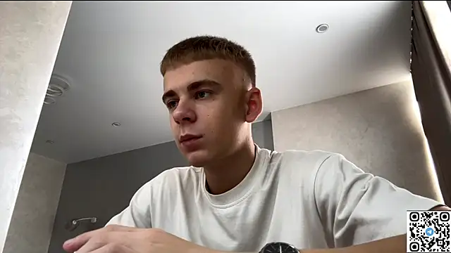 Snapshot of echowraith chatting on 09.20.25 echowraith online show from 09.20.25