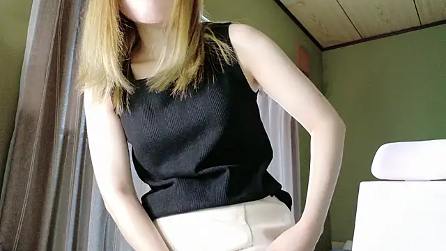 Snapshot of miyu0002 chatting on 09.29.25 miyu0002 online show from 09.29.25