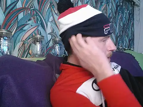 Snapshot of gaydavid chatting on 11.04.25 gaydavid online show from 11.04.25