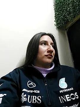 Snapshot of LunaBaby- chatting on 10.18.25 LunaBaby- online show from 10.18.25