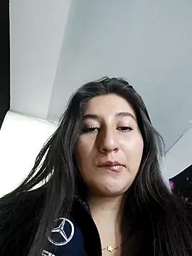 Snapshot of LunaBaby- chatting on 10.18.25 LunaBaby- online show from 10.18.25