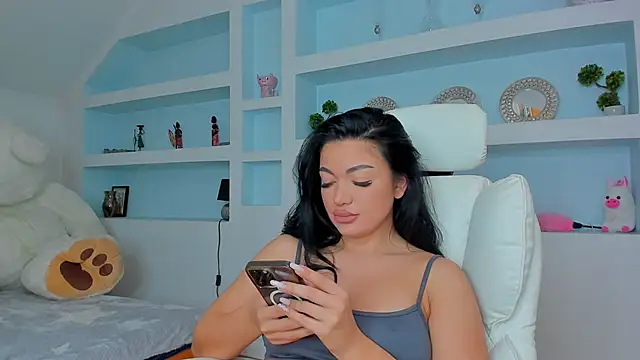 Snapshot of juicyjulie_ chatting on 10.15.25 juicyjulie online show from 10.15.25