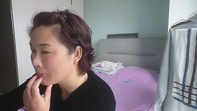 Snapshot of Eve-o chatting on 09.22.25 Eve-o online show from 09.22.25