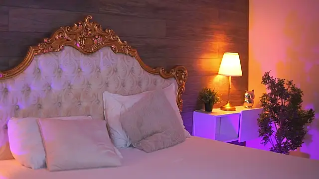 EllieRedd online show from 11.16.25