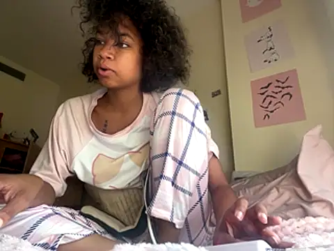 Snapshot of luvrgrllani chatting on 11.16.25 luvrgrllani online show from 11.16.25