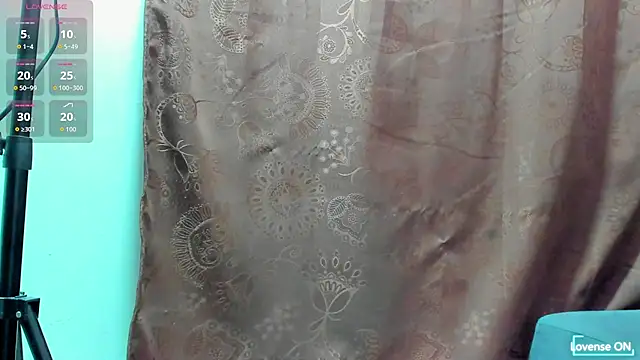 Snapshot of scarlett_mask chatting on 09.08.25 scarlett mask online show from 09.08.25