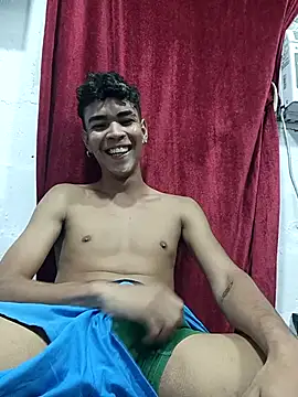 Snapshot of Wolf_BIG4 chatting on 12.02.25 Wolf BIG4 online show from 12.02.25