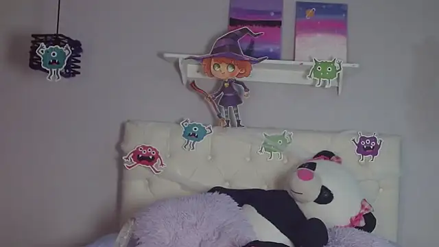 Snapshot of _Aiitanaa_ chatting on 10.26.25  Aiitanaa  online show from 10.26.25