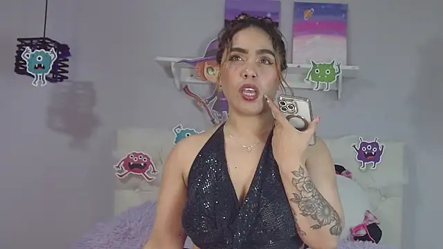 Snapshot of _Aiitanaa_ chatting on 10.28.25  Aiitanaa  online show from 10.28.25