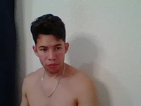 Snapshot of Maxtaylor18 chatting on 10.28.25 Maxtaylor18 online show from 10.28.25