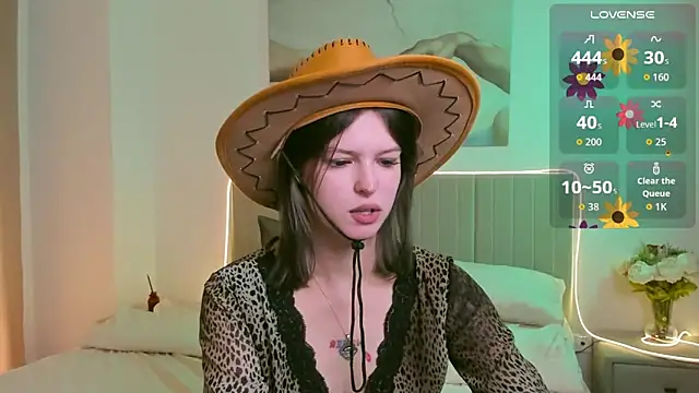 Lisa Blossom online show from 10.08.25