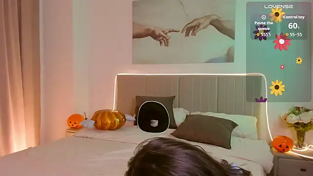 Lisa Blossom online show from 11.03.25