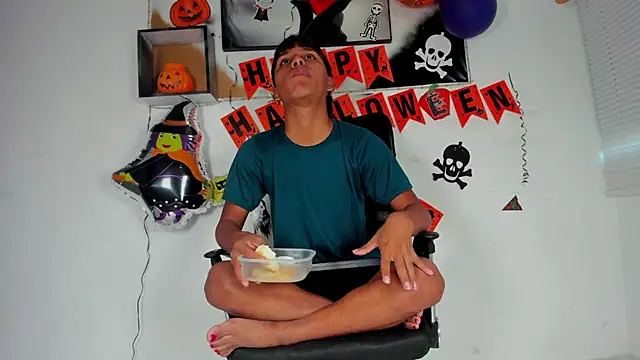 tyler twink boy online show from 10.28.25