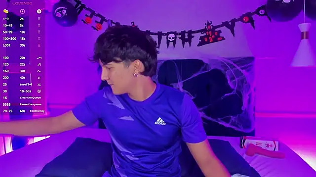 Leo Savage  online show from 10.21.25