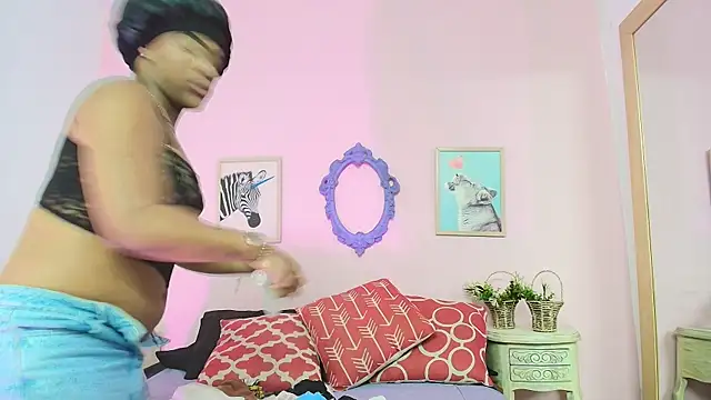 Snapshot of Nahomi_Rivera chatting on 10.03.25 Nahomi Rivera online show from 10.03.25