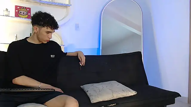 THREE GUYS HOT online show from 11.02.25