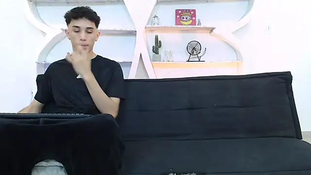 THREE GUYS HOT online show from 11.19.25