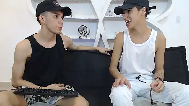 THREE GUYS HOT online show from 11.25.25