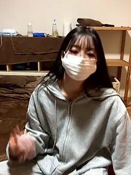 Snapshot of happy_hino chatting on 10.05.25 happy hino online show from 10.05.25