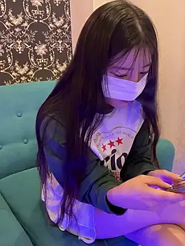 Snapshot of happy_hino chatting on 10.06.25 happy hino online show from 10.06.25