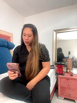 emma hot2006 online show from 09.17.25