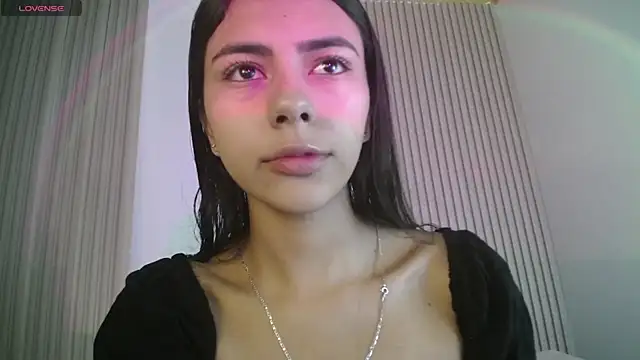 Snapshot of LilybethGray chatting on 09.23.25 LilybethGray online show from 09.23.25