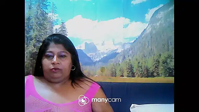 Snapshot of indianhoney694u chatting on 01.23.25 indianhoney694u online show from 01.23.25